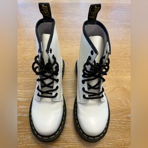 Dr. Martens White Leather 11821 Boots Size 6